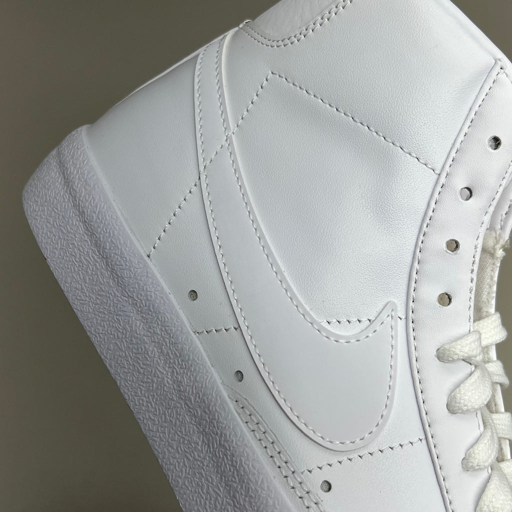 NIKE Blazer Mid 77' High-top Shoes SZ Womens 10 Mens 8.5 White & Peach CZ1055-117