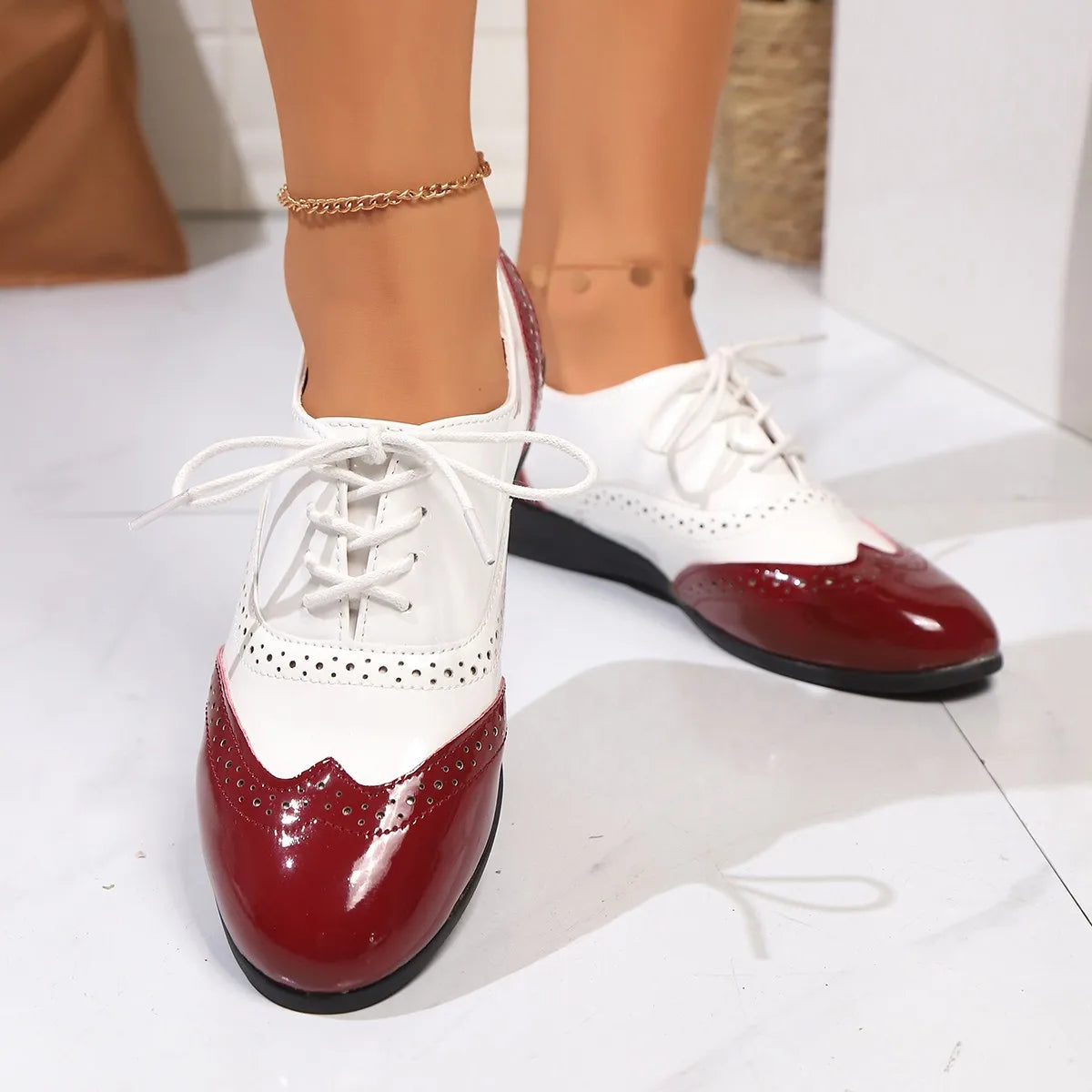 Women's Chunk-Heeled Shoes Large-Sized Color-Blocking Carved Lace-Up Single Shoes Spring 2025 Fashionable Design